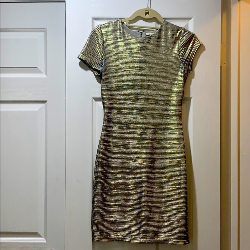 Alice and Olivia Beautiful gold color mini fitted dress